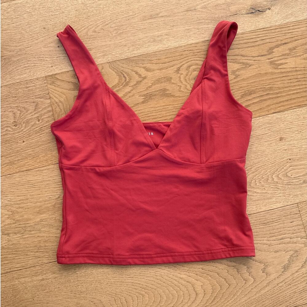 Reoria - Plunge V Neck Sleeveless Top in Red